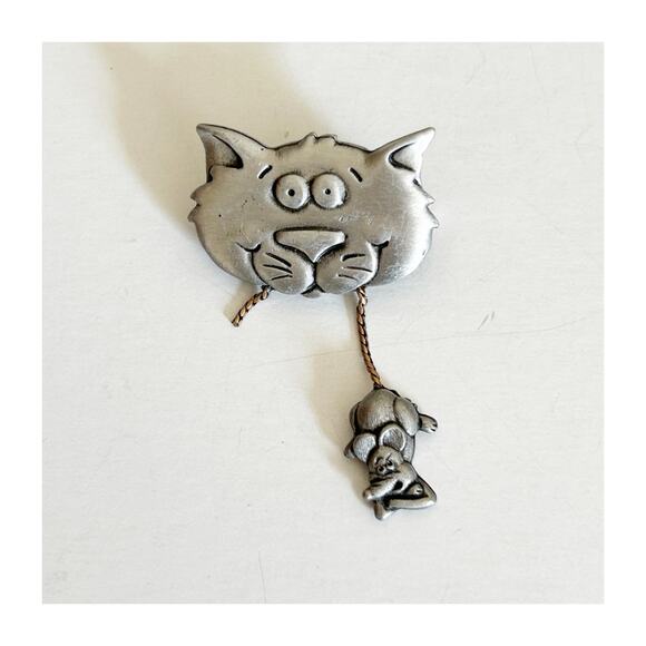 Vintage JJ Jonette Cat with Dangling Mouse Charm Brooch Pin Signed - Picture 1 of 7